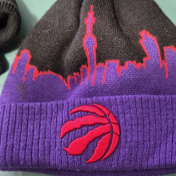 3 Toronto Raptors Beanie Set - Picture 4 of 6